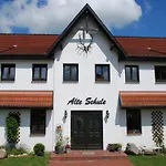 Apartmán Grosses Landhaus Mit Swimmingpool In Dargun Barlin