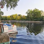 Apartmán Grosses Landhaus Mit Swimmingpool In Dargun *