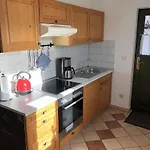 Apartmán Grosses Landhaus Mit Swimmingpool In Dargun Barlin