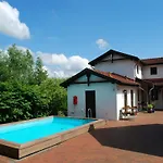 Grosses Landhaus Mit Swimmingpool In Dargun