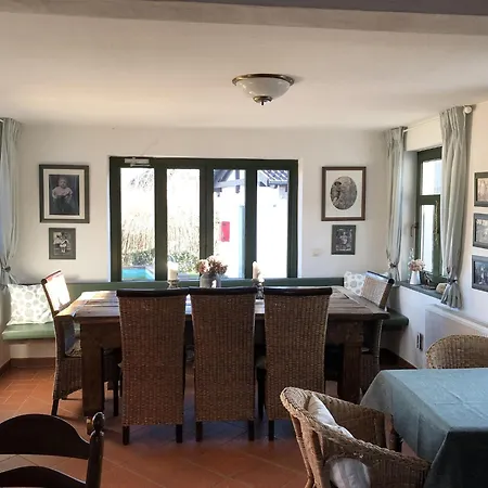 Apartment Elegant Mansion In With Swimming Pool *