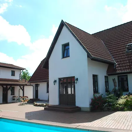 Grosses Landhaus Mit Swimmingpool In Dargun * Barlin