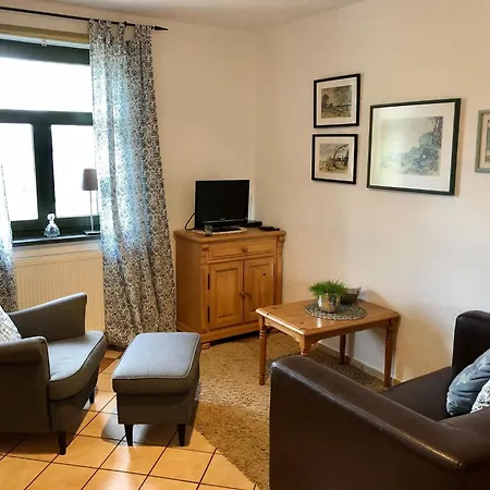 Grosses Mit Swimmingpool In Dargun Apartman Barlin