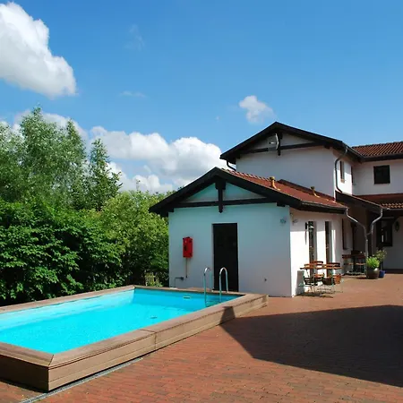 Grosses Mit Swimmingpool In Dargun 公寓