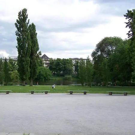 Elegant Mansion In With Swimming Pool Apartment *