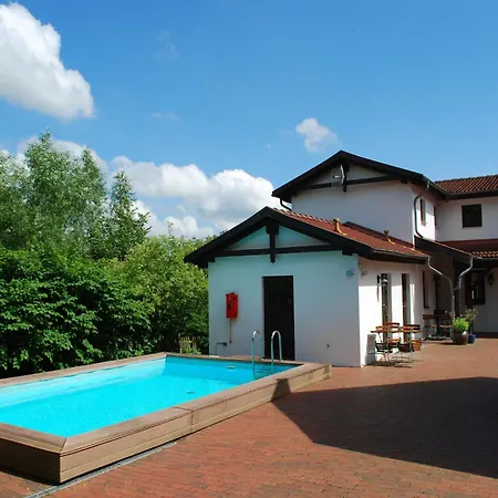 Grosses Mit Swimmingpool In Dargun