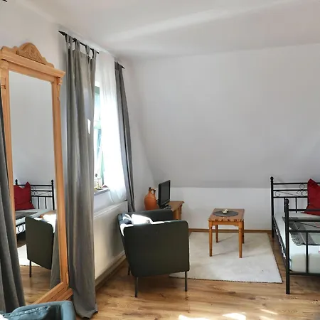 Appartement Grosses Mit Swimmingpool In Dargun *